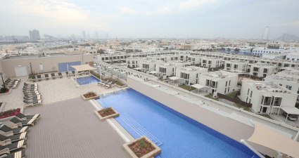 Metropolitan Dubai piscina